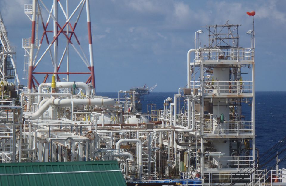 Troubleshooting offshore production compression system